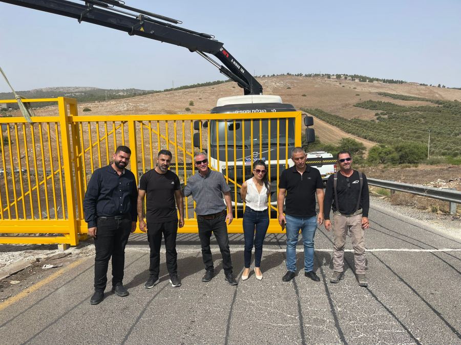 بشكل غير مسبوق في المجتمع العربي: تركيب بوابة كهربائية في مدخل قرية الناعورة